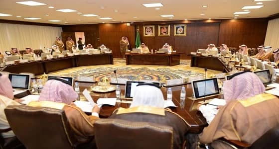 بالصور.. أمير عسير يرأس اجتماع مجلس المنطقة