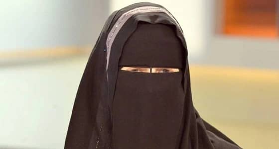 جمعيات حقوقية تطالب بوقف تنفيذ قانون يحظر ارتداء النقاب بكندا