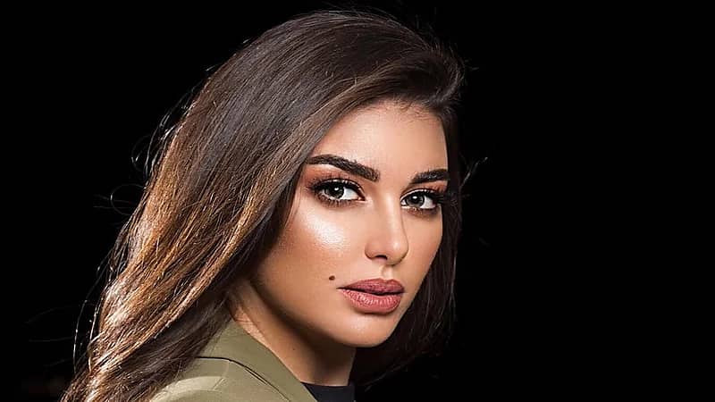 بالفيديو.. ياسمين صبري ترتدي الحجاب