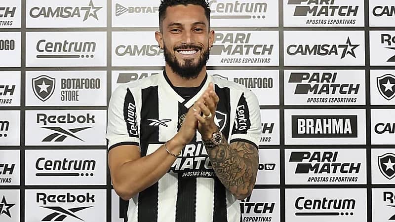 تيليس لاعب النصر السابق يوقع رسمياً مع بوتافوغو البرازيلي