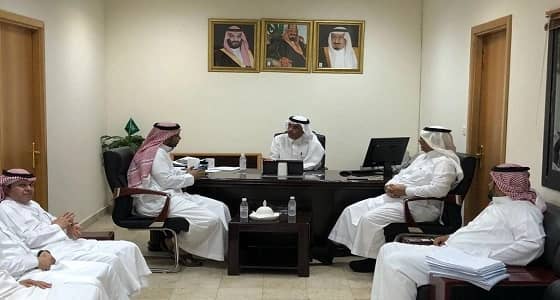 آل طاوي يعقد اجتماعاً لمتابعه اعمال التاشيرات الموسمية