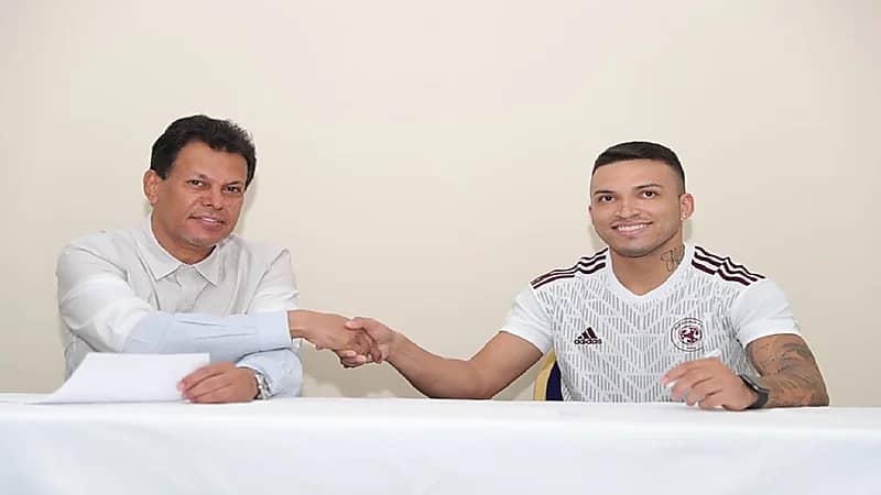 البرازيلي "سيلفا" ينضم رسميًا لصفوف الفيصلي