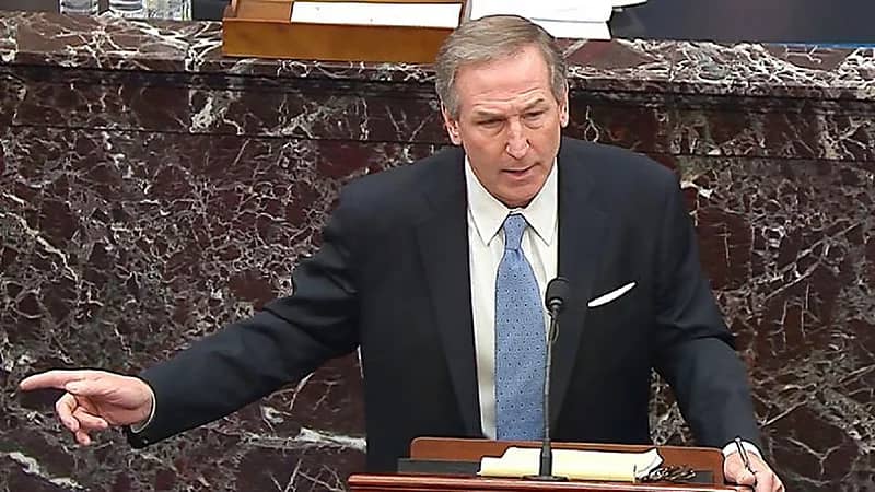 بالفيديو.. مجلس الشيوخ الأمريكي يدخل في نوبة ضحك على محامي ترامب