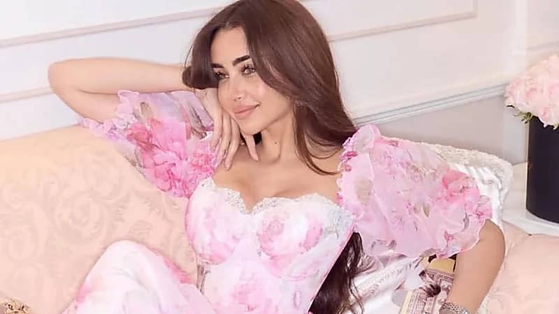 هنا الزاهد تتألق بإطلالة أنثوية ناعمة بعد عيد الأضحى