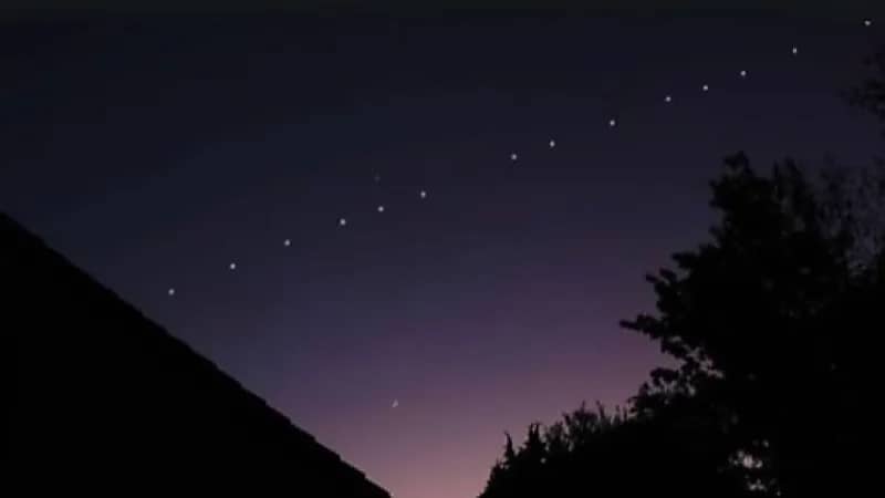 أضواء غامضة تظهر في سماء المملكة