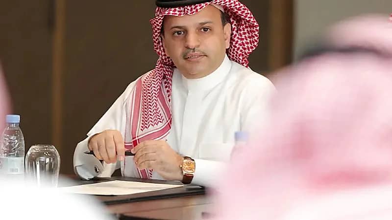 "مشجع نصراوي" يطالب مسلي آل معمر بتسديد مستحقات اللاعبين القدامى