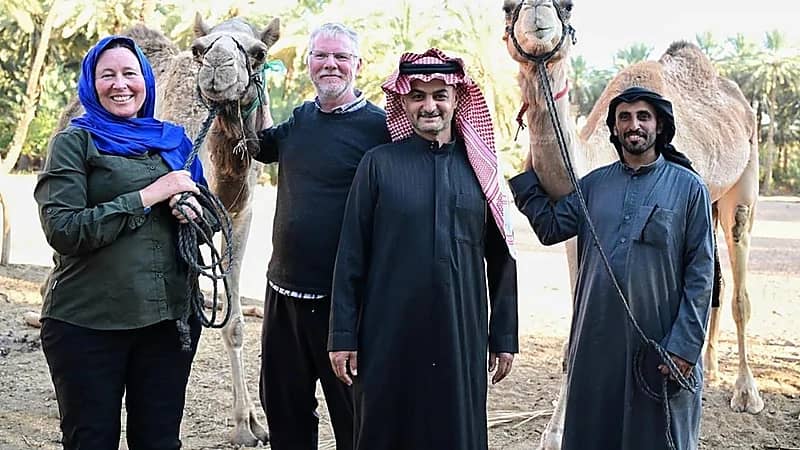 مستكشفة بريطانية تصل إلى العلا