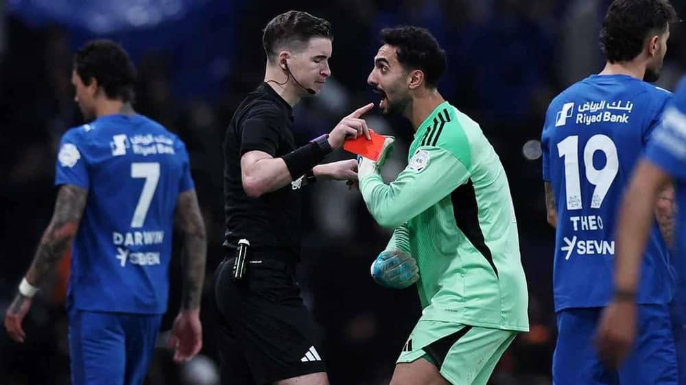 إيقاف العقيدي مباراتين بعد طرده ضد الهلال