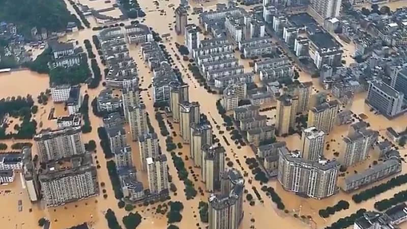 مشاهد توثق آثار الدمار الذي سببته الفيضانات في الصين.. فيديو