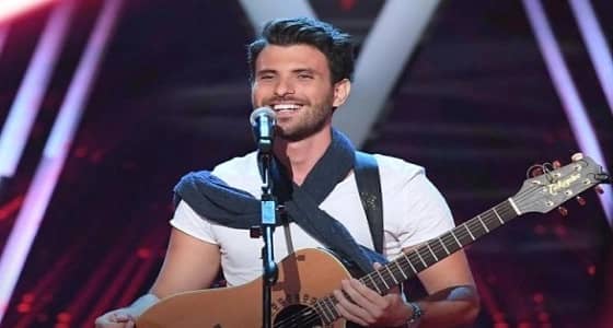 إليسا تغازل متسابق ذا فويس في أولى حلقاته