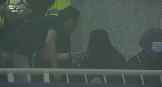 والده الهريفي تدعمه من مدرجات الملز.. والنصر يكشف عن تشكيلته