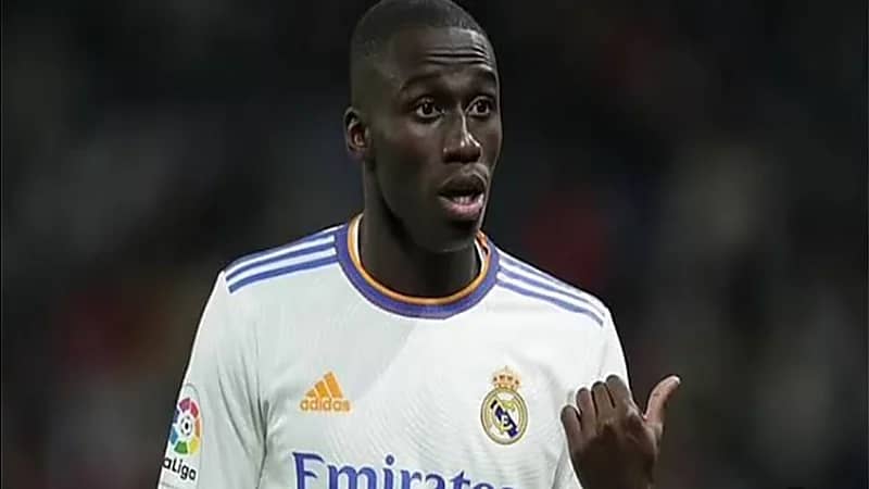 نادي الفتح لشخص نصح بالتعاقد مع فيرلاند ميندي: احتفظ به في فريقك