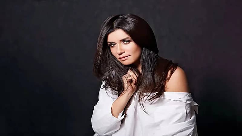 غادة عادل تكشف عن إجراءها عملية تجميل.. فيديو