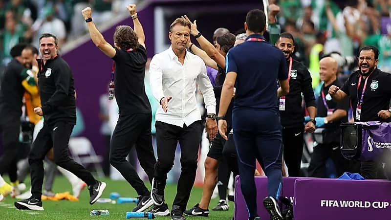 "رينارد" يعلن غياب "سلمان الفرج" عن باقي مباريات المونديال