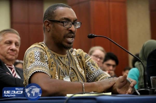 بالصور.. محمد علي كلاي يٌدلي بافادته بسؤال امن المطار عن ديانته امام مجلس النواب