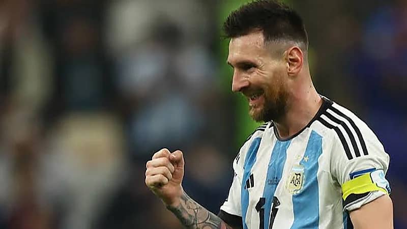 ميسي يتحدث بلغة الصينيين وينال اعجابهم .. فيديو