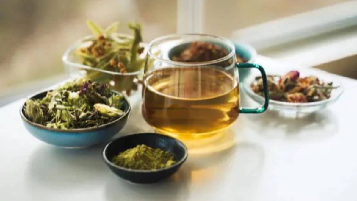 10 أنواع من شاي الأعشاب يُنصح بتجنبها قبل العمليات الجراحية