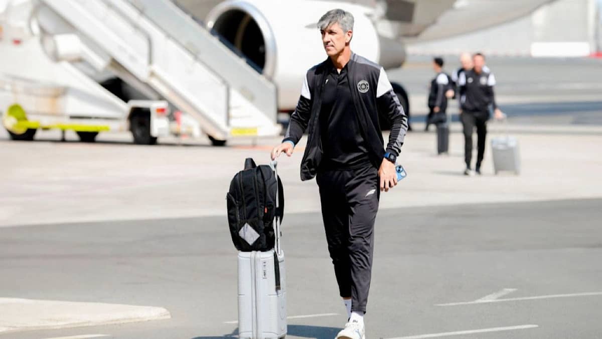 الشباب يمنع ألغواسيل من دخول النادي