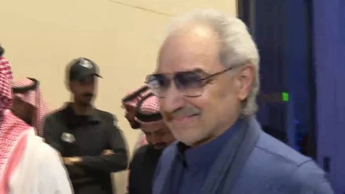 الأمير الوليد بن طلال لجماهير الهلال:ما فيه إلا الميدان..فيديو