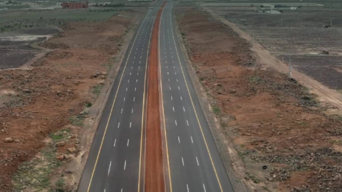 اكتمال الأعمال الإنشائية بمشروع طريق الرياض - الرين - بيشة