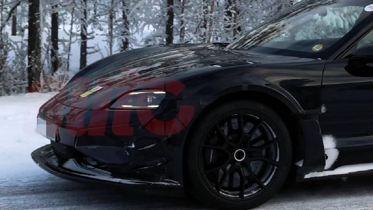 صور مسربة تكشف بورش تايكان GT4 RS الجديدة