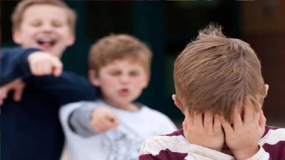 نصائح لحماية الطفل من التنمر في المدرسة .. فيديو