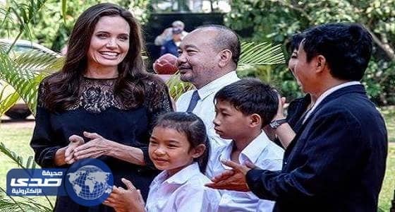 بالصور..أول ظهور لإنجلينا جولي بعد انفصالها مع أبنائها الستة