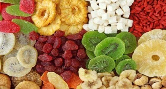 تعرفي على الأطعمة والمشروبات التي تسبب  اصفرار الأسنان