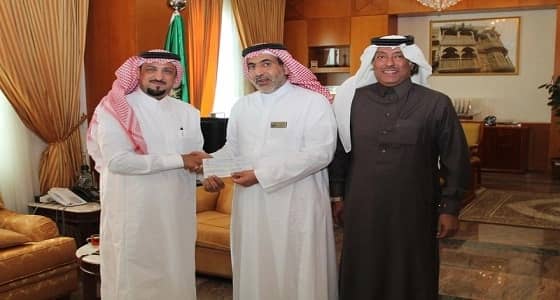 الشاعر فيصل المفقاعي يروي قصته مع الأمير بندر بن سلطان  أيام المدرسة والعمل (فيديو)