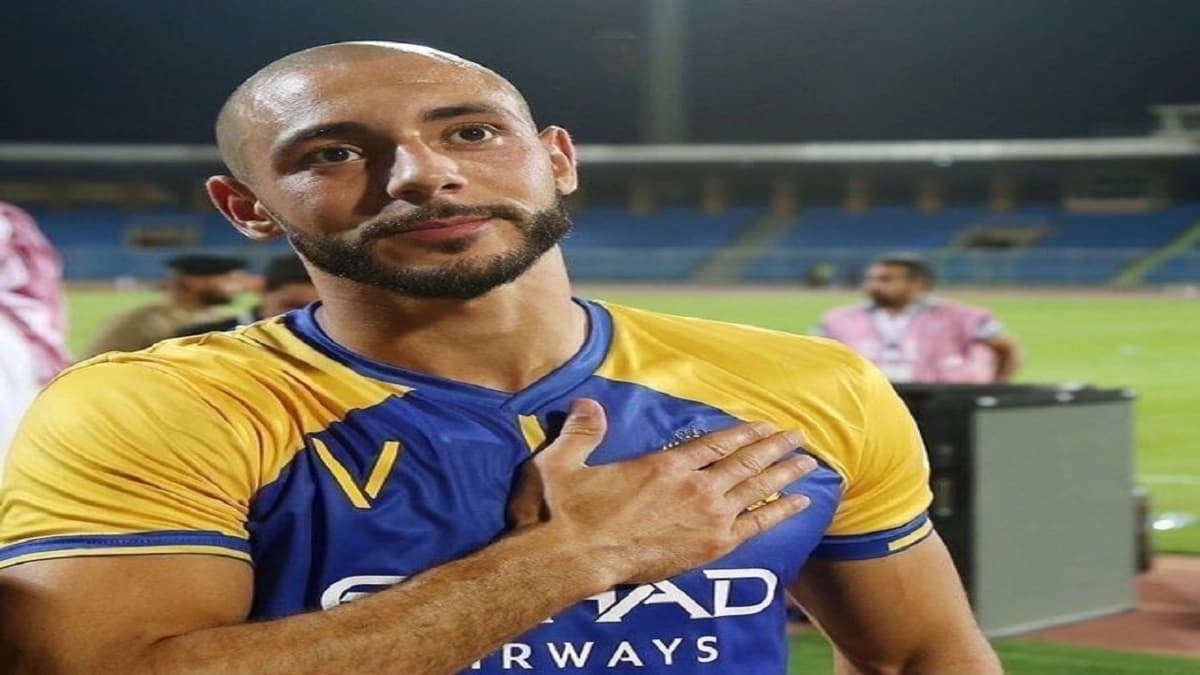 شاهد.. متهور يسير بسرعة عالية ويراوغ بين المركبات في الرياض