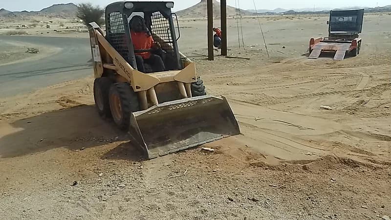 شاهد.. شخص يتباهى بإطلاق وابل من الأعيرة النارية داخل حي سكني في الرياض