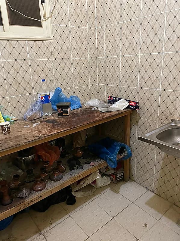 شاهد.. فيديو يوثق لحظة سقوط شابين على صخرة عملاقة أثناء ممارسة هواية تسلق الجبال