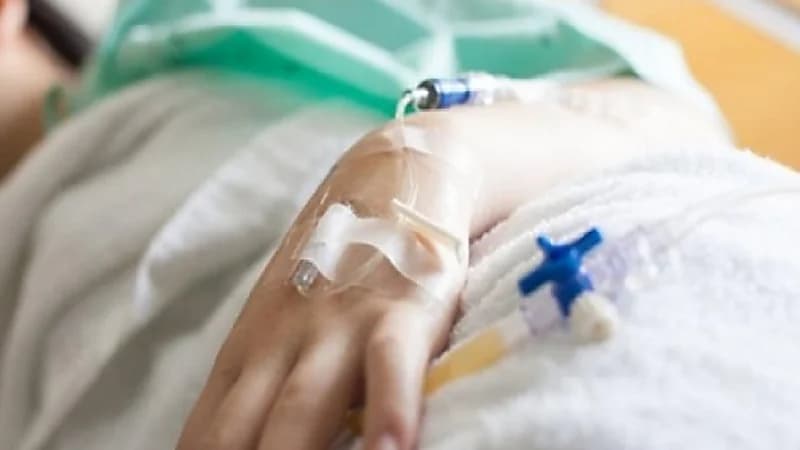 قصة استشاري انتقل بنفسه من أبها إلى محايل لإنقاذ مريضة توقف قلبها عدة مرات