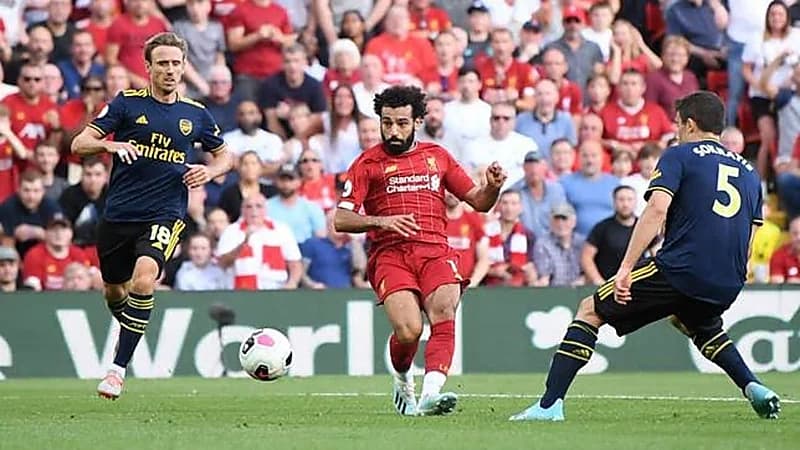 الكشف عن سبب تأجيل مباراة ليفربول وأرسنال بكأس الرابطة