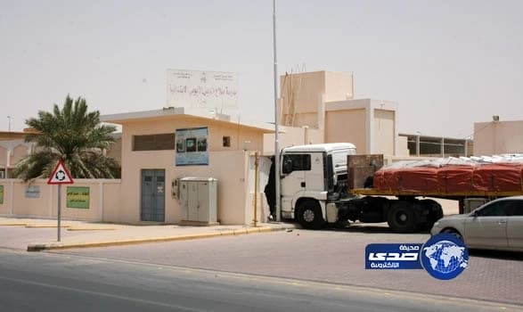 ضبط وافد يقود شاحنة تحوي مواد غذائية منتهية الصلاحية بتبوك