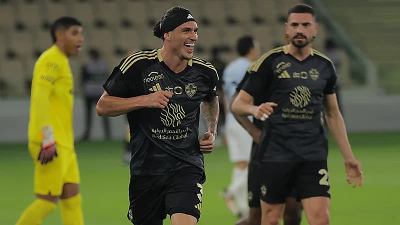 برشلونة يتوج بكأس السوبر الإسباني .. فيديو وصور