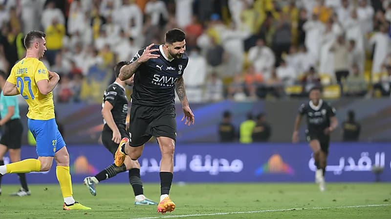 برشلونة يتأهل لنهائي كأس السوبر الإسباني .. صور