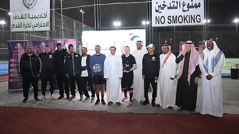 الأهلي يقسو على الرياض بخماسية .. فيديو وصور