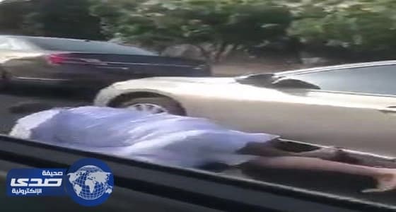 بالفيديو.. طفل يسرق سيارة أخيه ويقتل إمرأة ويصيب آخرين بالجزائر