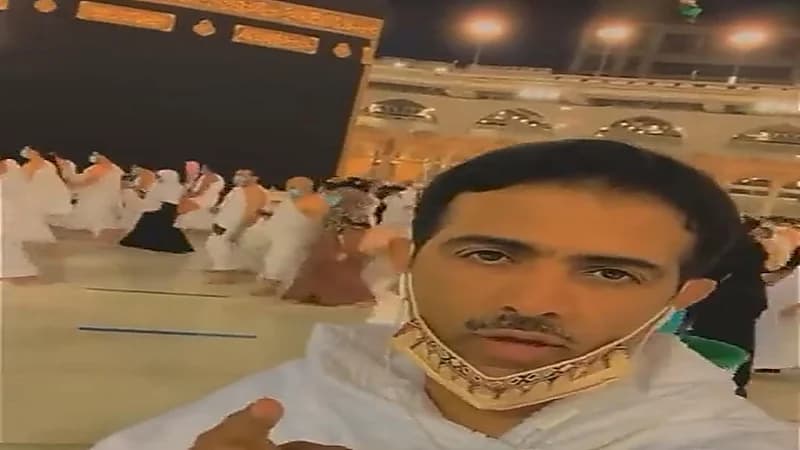 بالفيديو.. فهد الهريفي يؤدي مناسك العمرة ويدعي على كل من ظلمه