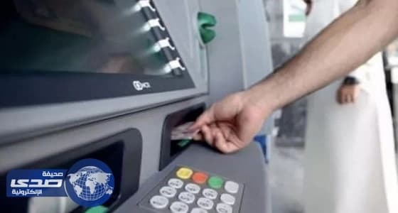 بالفيديو.. شباب يعتدون على محل تجاري وحراسه بالعرضيات