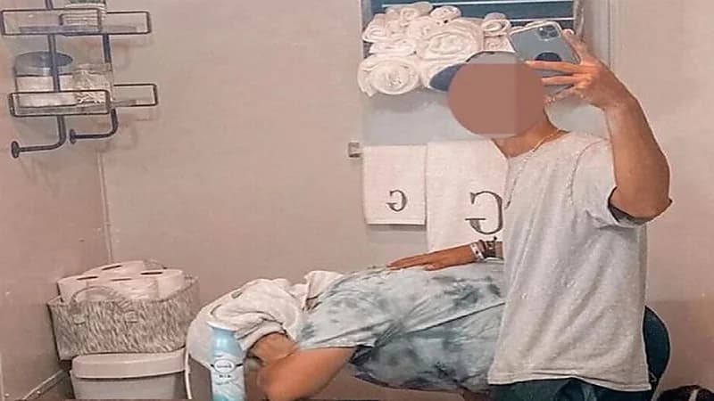 شاب متهور ينشر لحظة تقيأ زوجته في الحمام على "تيك توك"