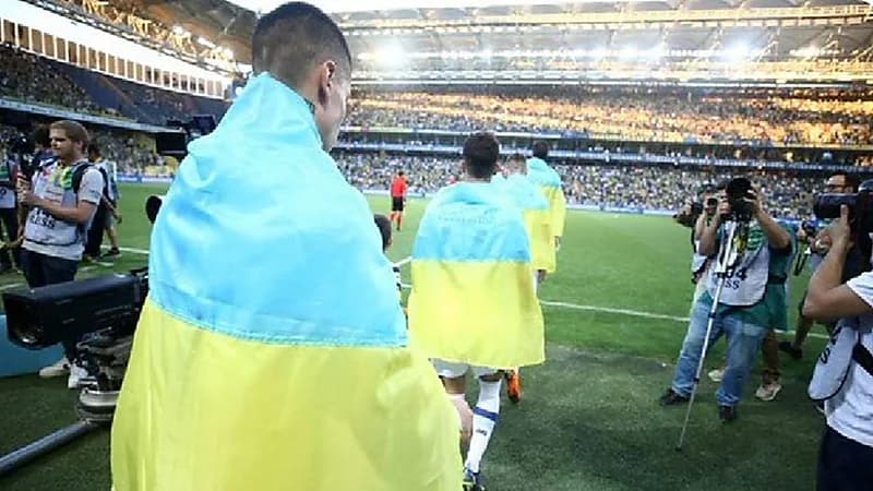 فيديو طريف لجماهير فنربخشة التركي تهتف بإسم بوتين ضد فريق أوكراني