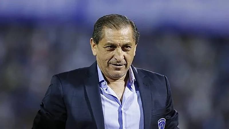 مدرب الهلال يعتمد على المفرج في مواجهة الأهلي 