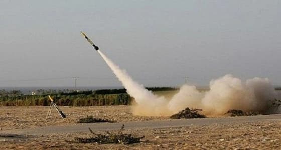 مقتل سيدة وإصابة 3 آخرين بعد استهداف منزلهم بصاروخ حوثي في مأرب