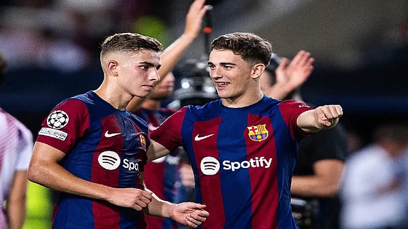 توتر بين غافي وفيرمين بسبب خلاف على فتاتين