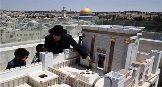 قطريون يتبرعون بأموالهم لـ " جمعية بناء الهيكل اليهودي "