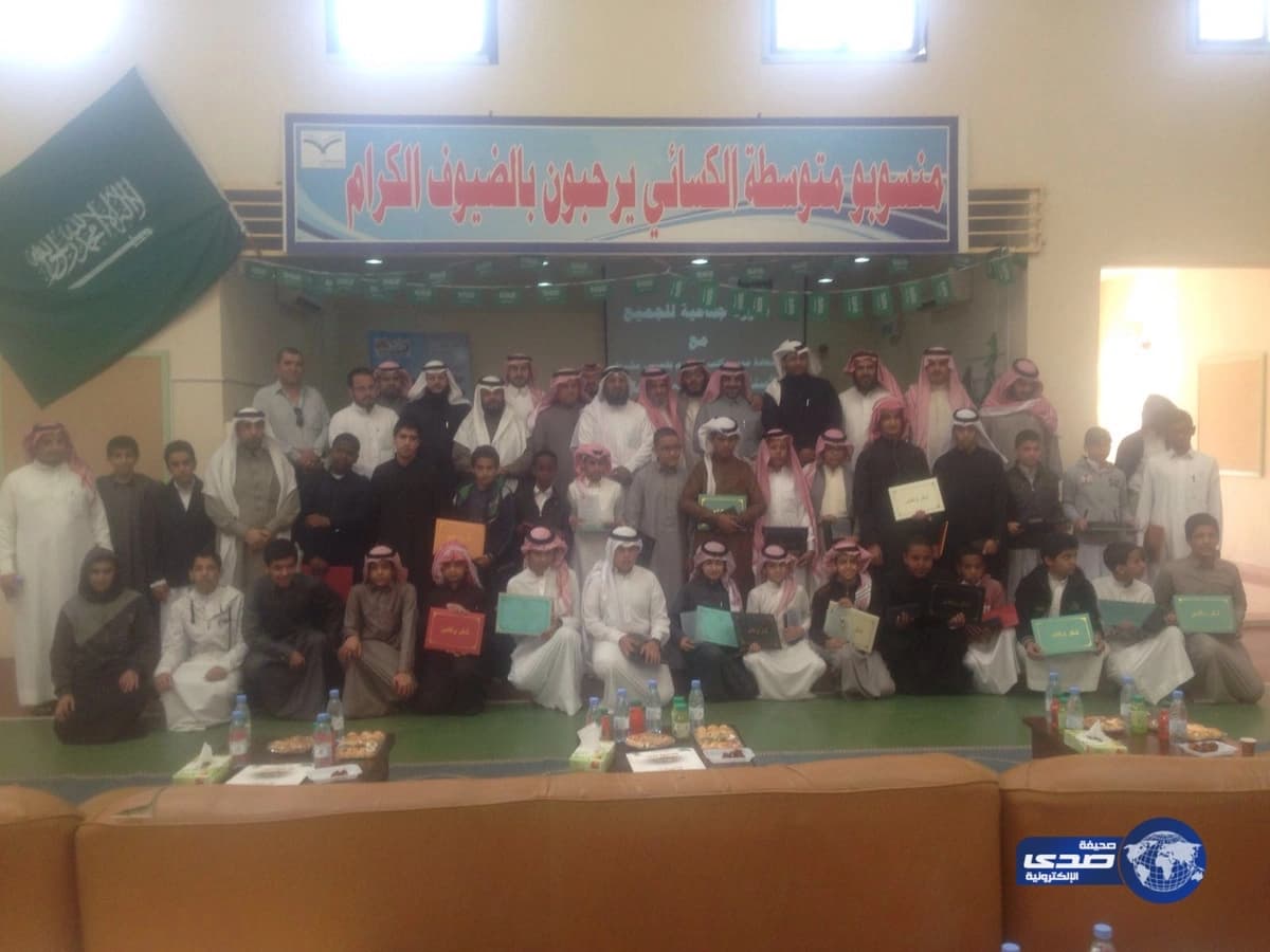 بالصور .. اختراق سيارة لجدران عمارة بالخبر