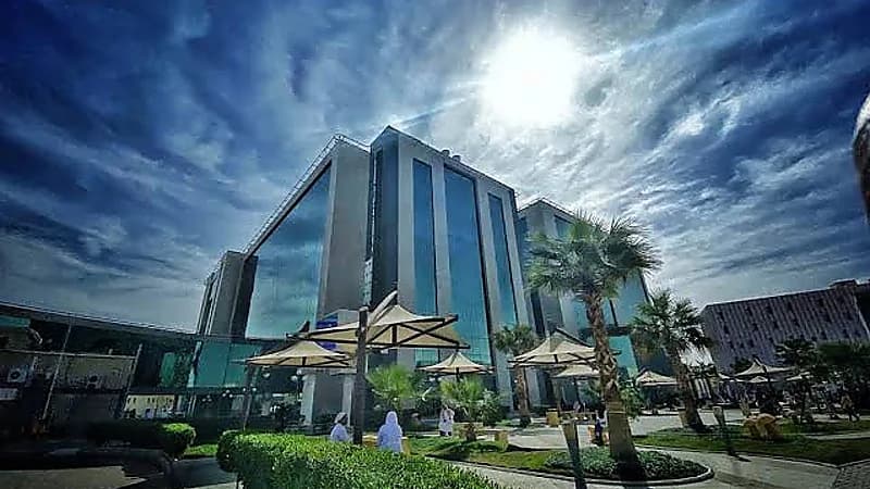مدينة الملك سعود الطبية توفر وظائف تقنية وصحية شاغرة