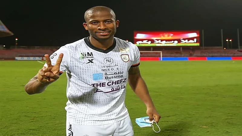 "سيبا" يطالب بكامل مستحقاته من الشباب